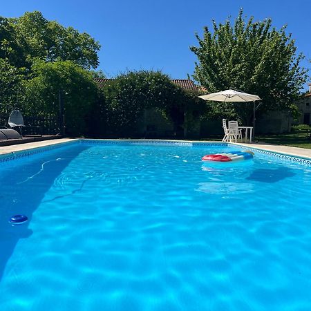 Entire Apartment With Swimming Pool Near Aubeterre Saint-Romain  Dış mekan fotoğraf
