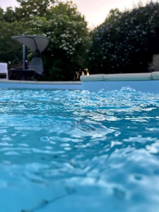 Entire Apartment With Swimming Pool Near Aubeterre Saint-Romain  Dış mekan fotoğraf