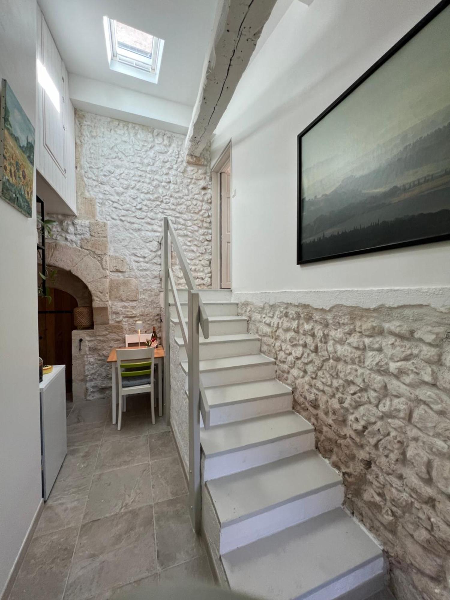 Entire Apartment With Swimming Pool Near Aubeterre Saint-Romain  Dış mekan fotoğraf